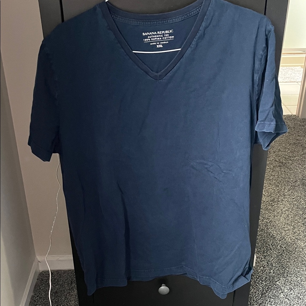 Banana Republic Men's Deep Blue V-Neck Tee